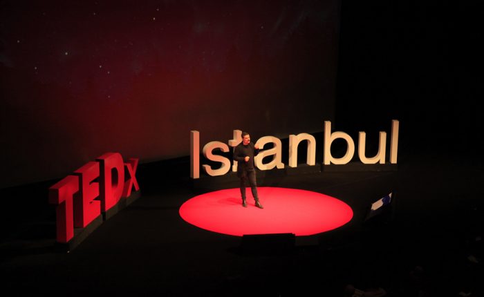 İzlediğinizde Başarmak İçin Sizi Hedefe Ulaştıran 3 TEDx Konuşması