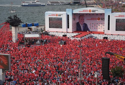 Muharrem İnce’nin Sosyal Medyayı Sallayan İzmir Mitingi